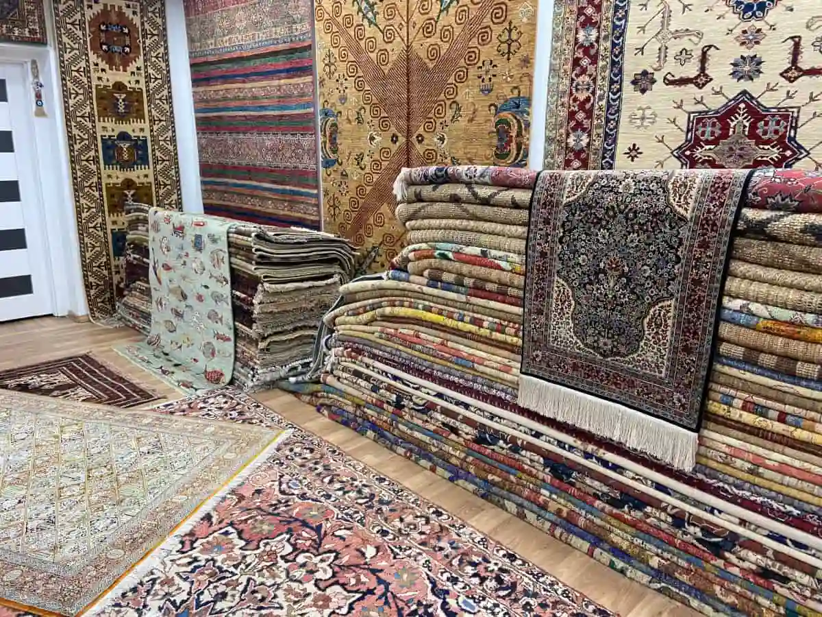 Innenansicht ED.GUENES Teppiche - handverlesene Orientteppiche